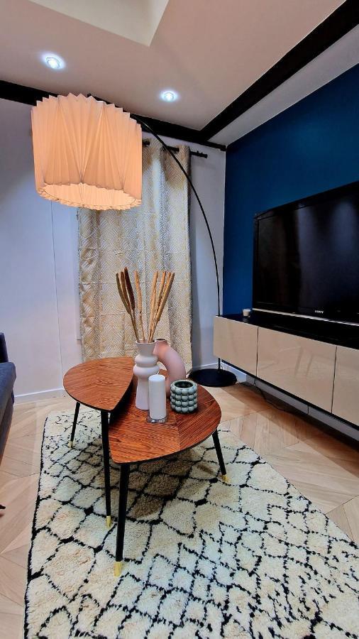 Appartement Unique et Lumineux à deux pas de la Tour Eiffel à Paris Extérieur photo